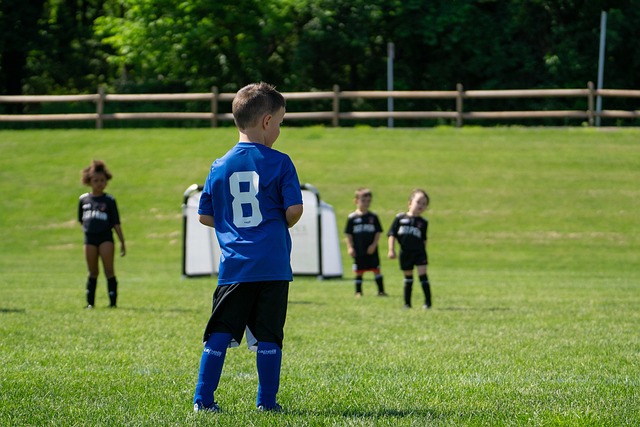 瓦拉内：去皇马前齐达内亲自给我打了电话；穆里尼奥很有魅力